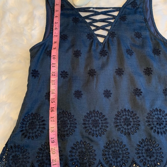 ECRU BARDOT Beautiful Blue Eyelet embroidered lined Tank in a size Small… - Picture 14 of 15